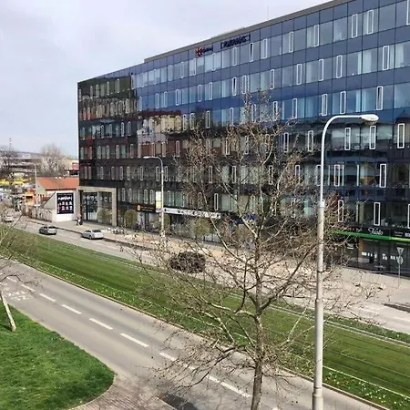 With Parking In The Center - 500m From Hlavni Nadrazi Brno