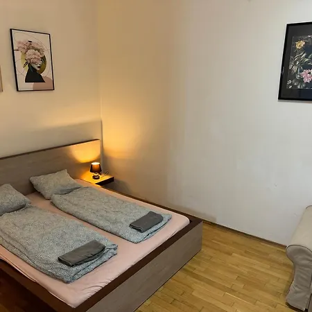 With Parking In The Center - 500m From Hlavni Nadrazi Apartment Brno
