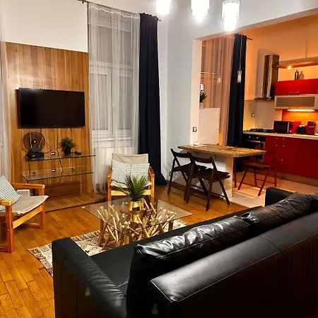 Apartman With Parking In The Center - 500m From Hlavni Nadrazi